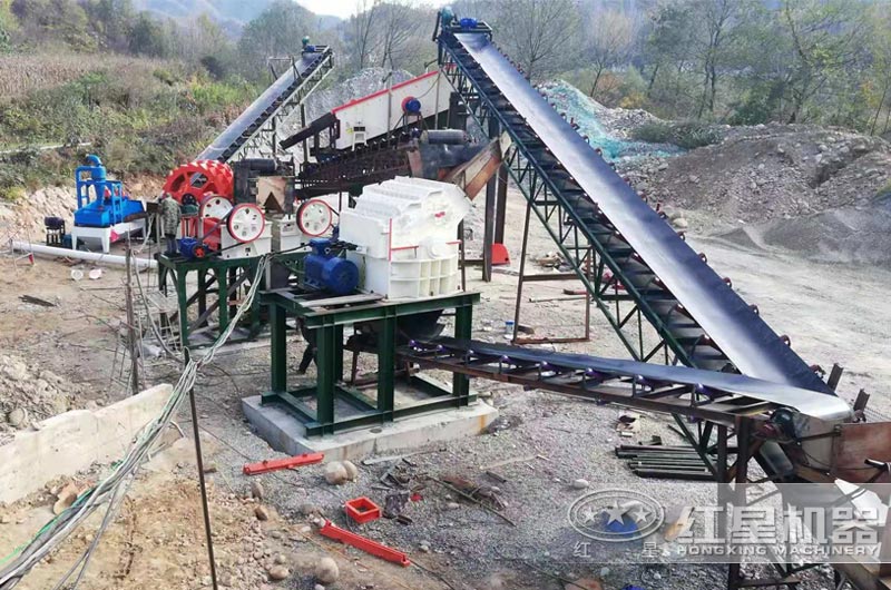 750x250顎式破碎機應用現(xiàn)場三