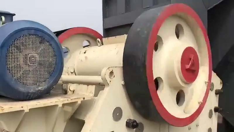 HDX德版連體顎式破碎機現(xiàn)場