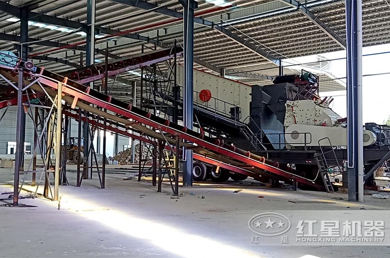 反擊破建筑垃圾破碎機(jī)現(xiàn)場