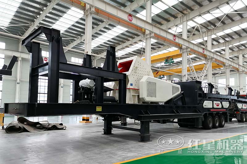 紅星機(jī)器移動(dòng)錘破機(jī)廠家車間
