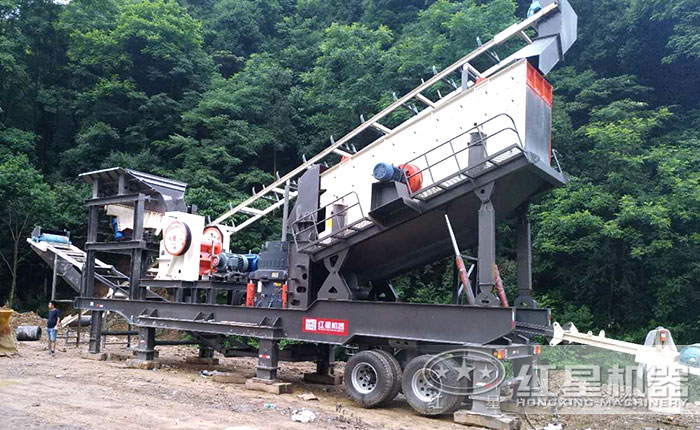 輪胎式破碎機(jī)+顎式破碎機(jī)+圓錐式破碎機(jī)