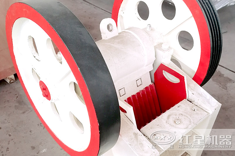 顎式破碎機細節(jié)展示