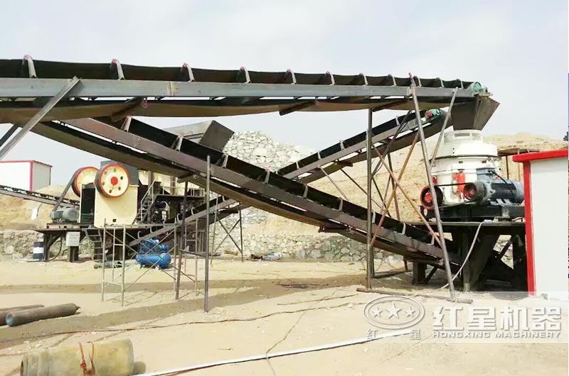 公路碎石生產線現(xiàn)場