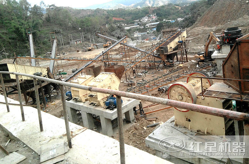公路碎石生產線生產現(xiàn)場