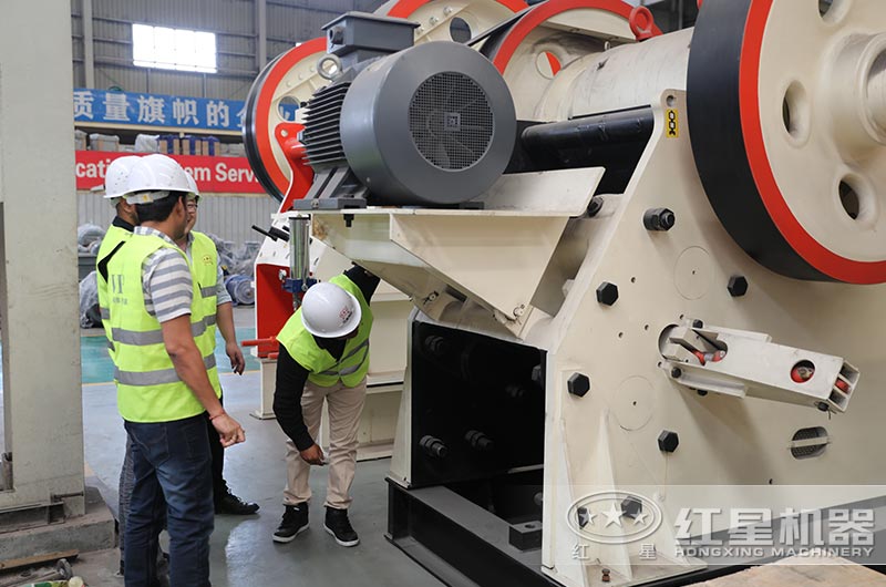 顎式破碎機(jī)參觀