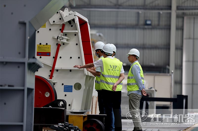 客戶來廠考察CI反擊破石機(jī)