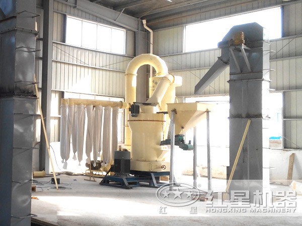 1200目錳礦磨粉機現(xiàn)場圖
