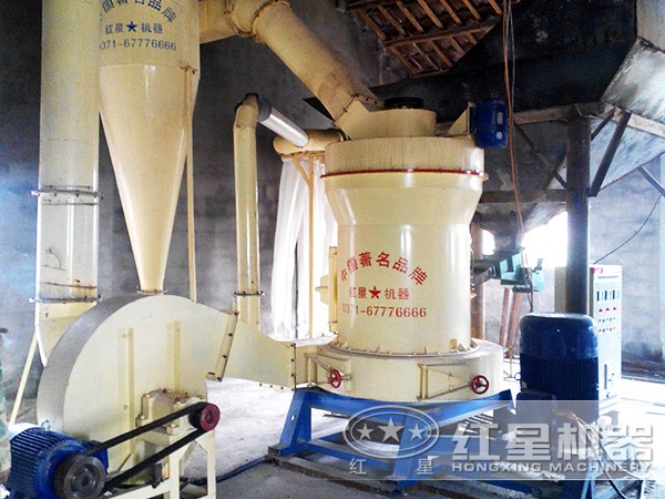 1200目錳礦磨粉機現(xiàn)場作業(yè)圖