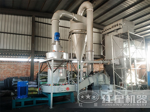 4525、4119雷蒙磨粉機現(xiàn)場作業(yè)圖