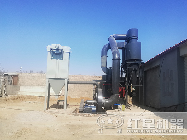 打粉機現(xiàn)場作業(yè)圖