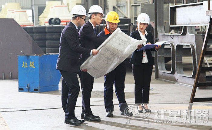 技術(shù)人員為用戶詳細(xì)解疑答難