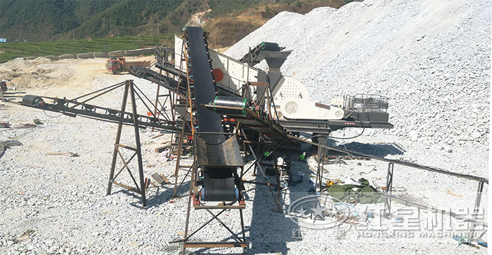 流動(dòng)式碎煤機(jī)搭載重錘式破碎機(jī)