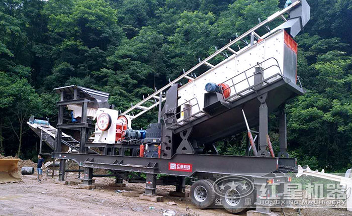 超大型四合一移動石頭破碎機(jī)