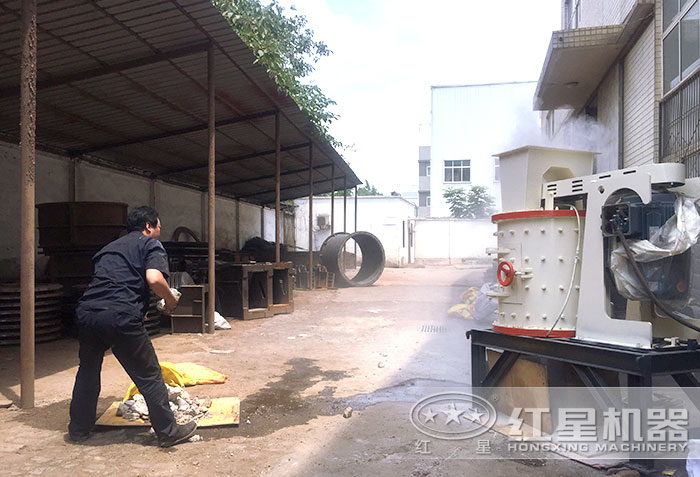復(fù)合式破碎機(jī)用戶待料試機(jī)