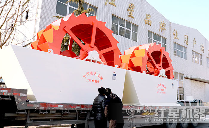 客戶到廠考察選購(gòu)洗砂機(jī)