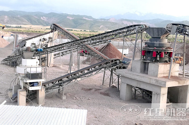 沙石破碎機(jī)破碎制砂作業(yè)現(xiàn)場(chǎng)