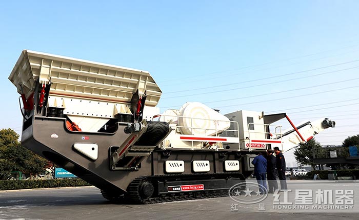 移動碎石機(jī)設(shè)備車間驗機(jī)