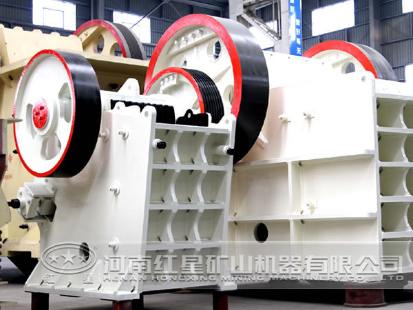 長(zhǎng)石顎式破碎機(jī)