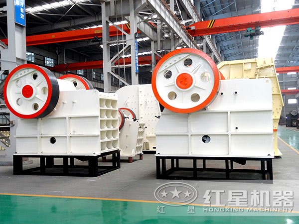 250x400破碎機生產(chǎn)車間