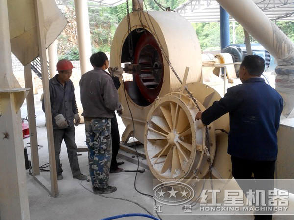 高強(qiáng)磨粉機(jī)廠家